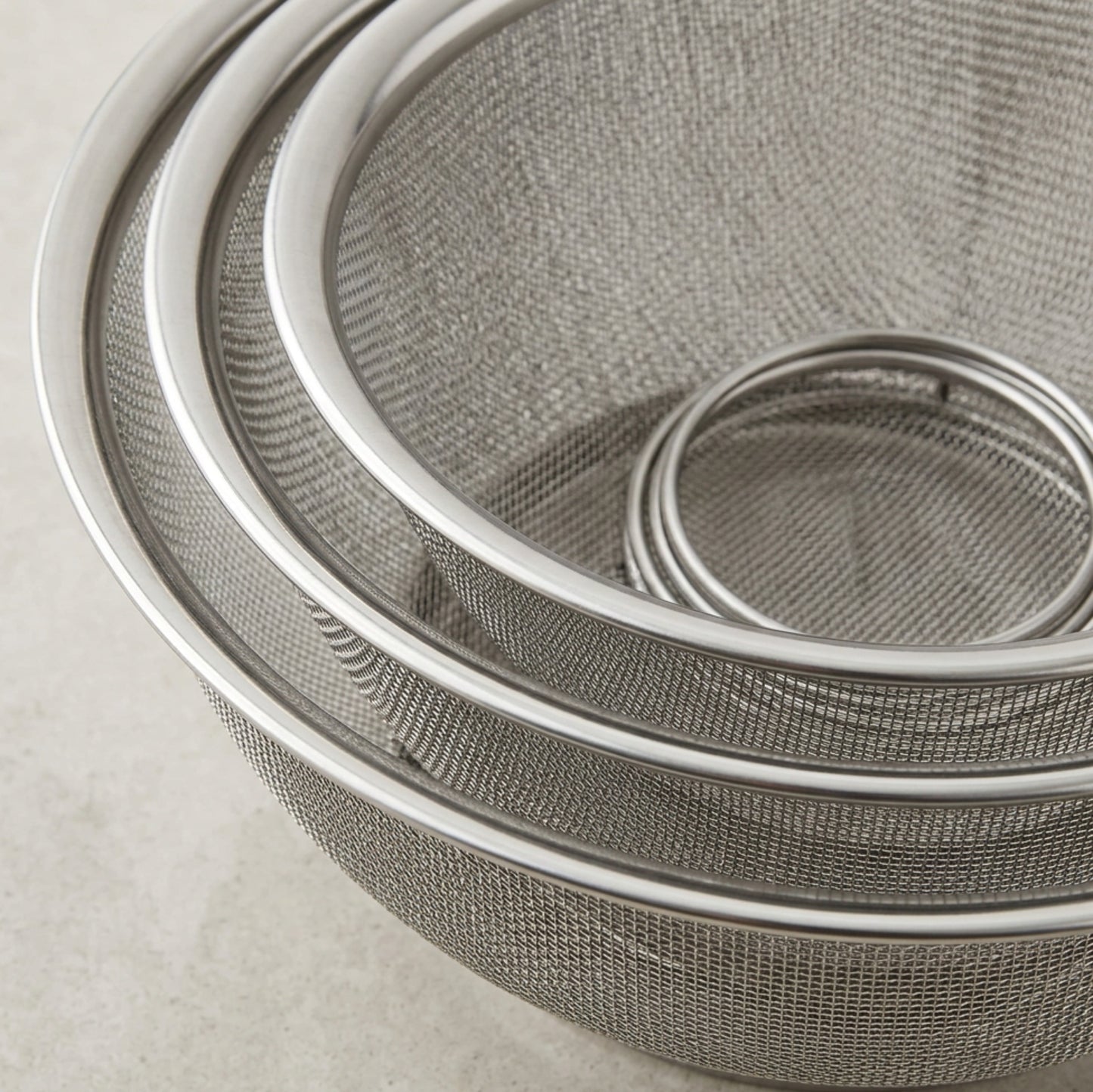 Fbkmx Nestgrid Stainless Steel Mesh Colander Set 3 Sizes 7 9 11 in Silver - Detail view