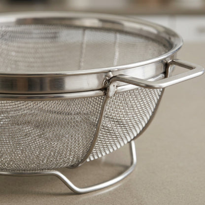 Fbkmx Rimrest Round Stainless Steel Mesh Colander 10 in Silver - Detail view