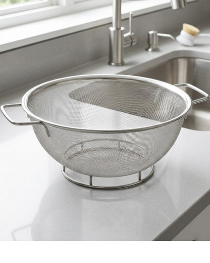 Fbkmx Rimrest Round Stainless Steel Mesh Colander 10 in Silver - Lifestyle view